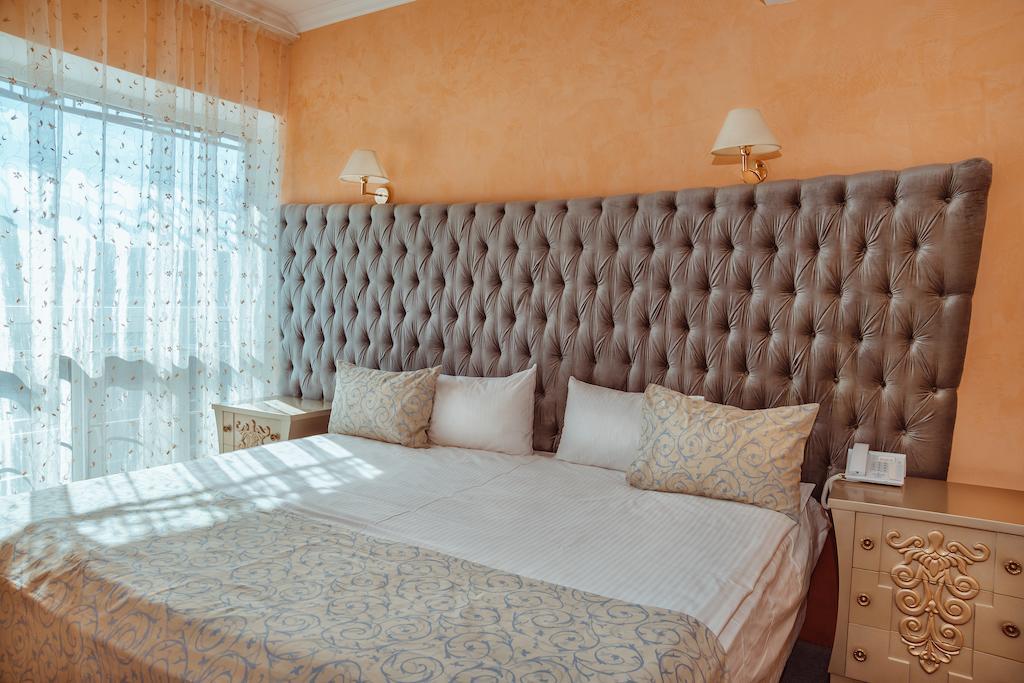 Premier Hotel Shafran Sumy Phòng bức ảnh