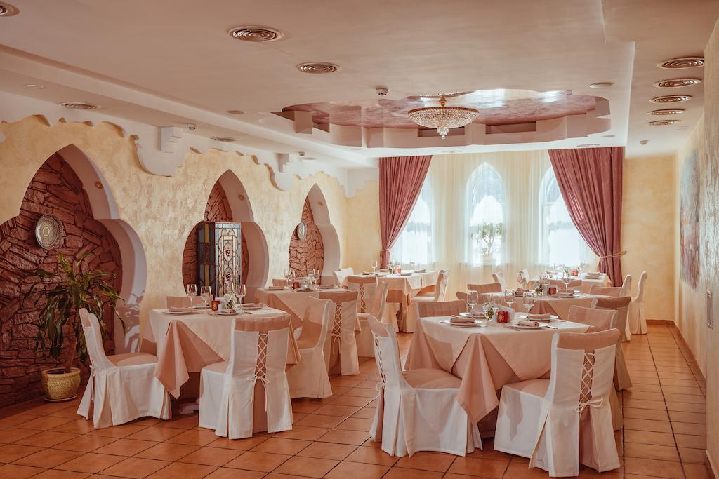 Premier Hotel Shafran Sumy Ngoại thất bức ảnh