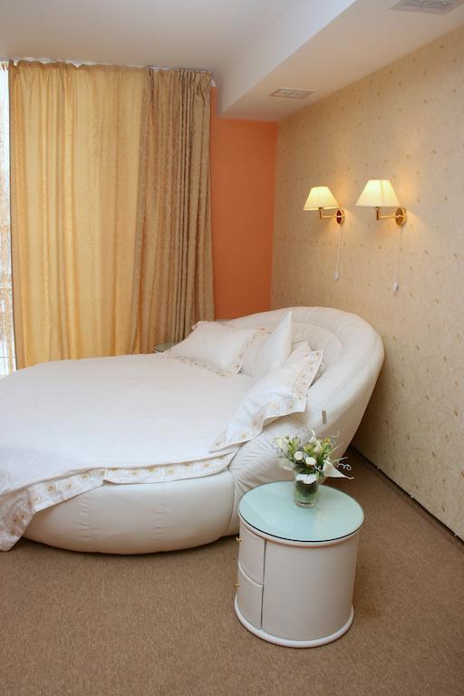 Premier Hotel Shafran Sumy Ngoại thất bức ảnh