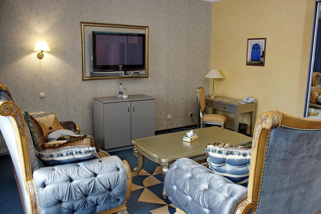 Premier Hotel Shafran Sumy Phòng bức ảnh