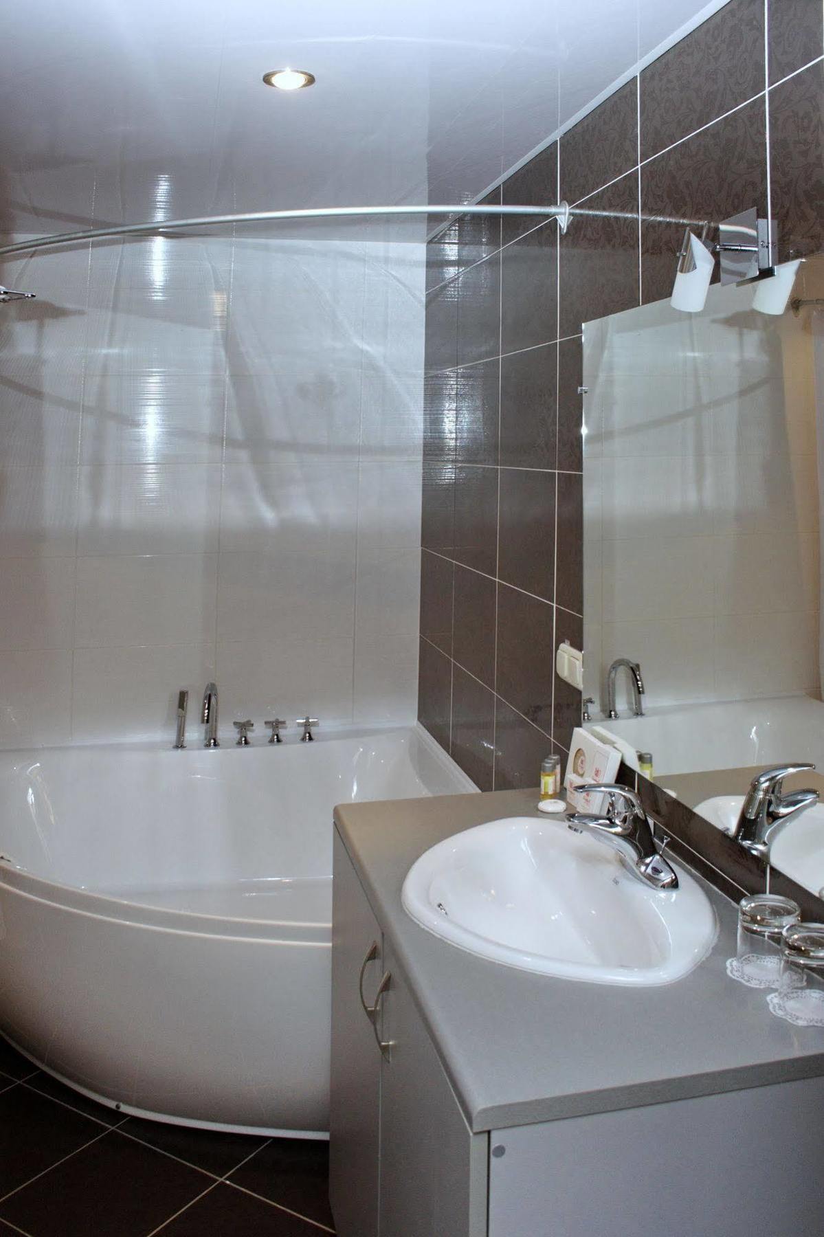 Premier Hotel Shafran Sumy Ngoại thất bức ảnh